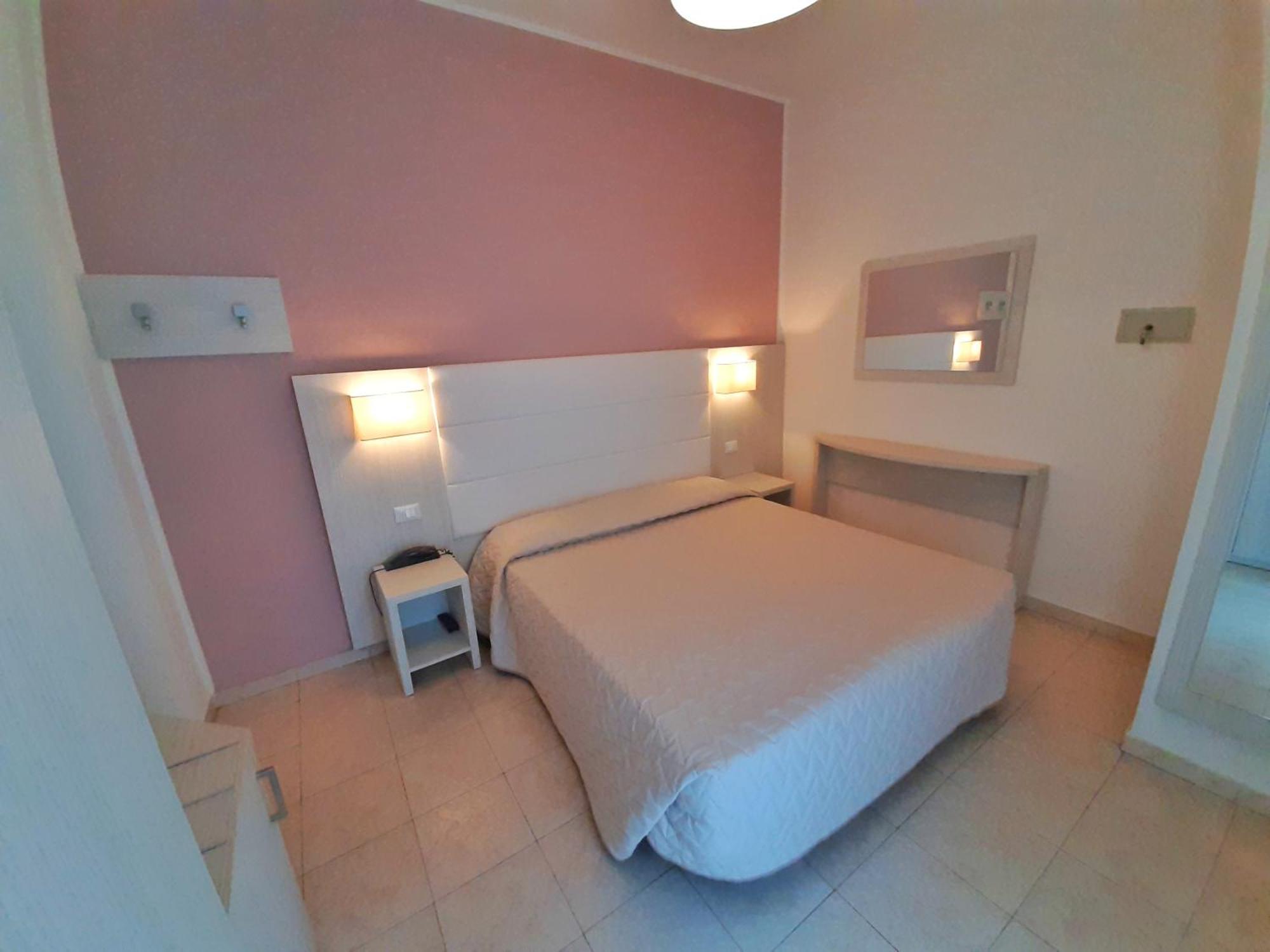 Hotel Foschi-Peninsula Беллария-Иджеа-Марина Экстерьер фото