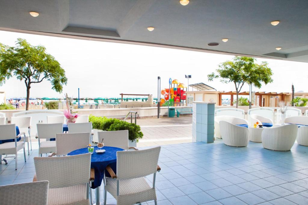 Hotel Foschi-Peninsula Беллария-Иджеа-Марина Экстерьер фото